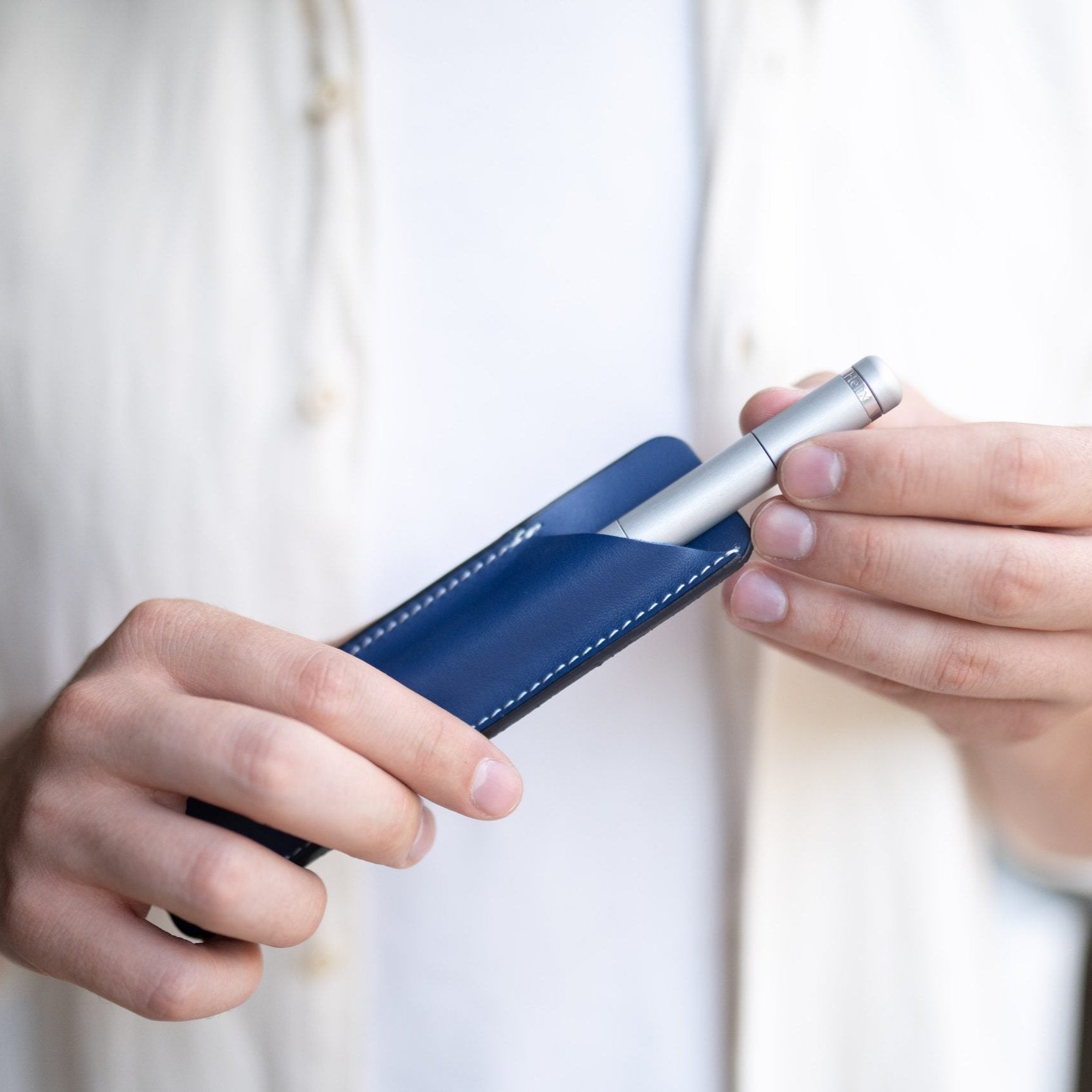 Custodia in pelle per Helix Pen penna di lusso elegante elegant luxury pen Marco Romano marcoromano.me blu blue